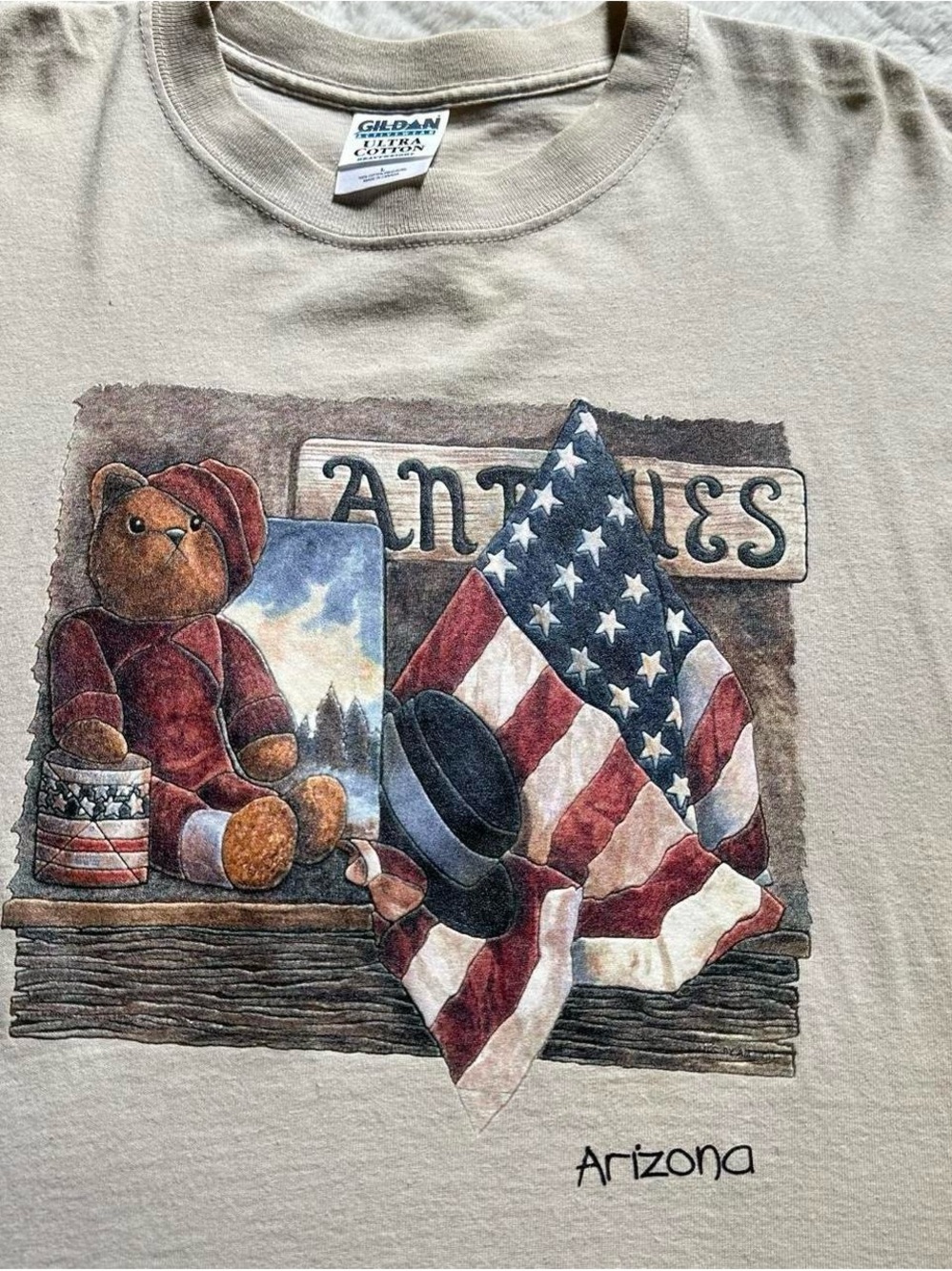 Vintage Beige Arizona Graphic Tee with American Flag and Teddy Bear Mens large
